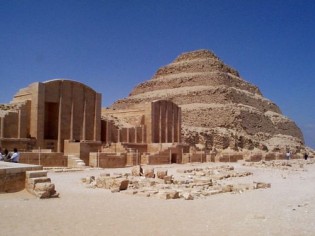 Saqqara, plus ancien cimetière d'Egypte.
