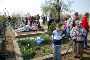 Pâques au cimetière en moldavie